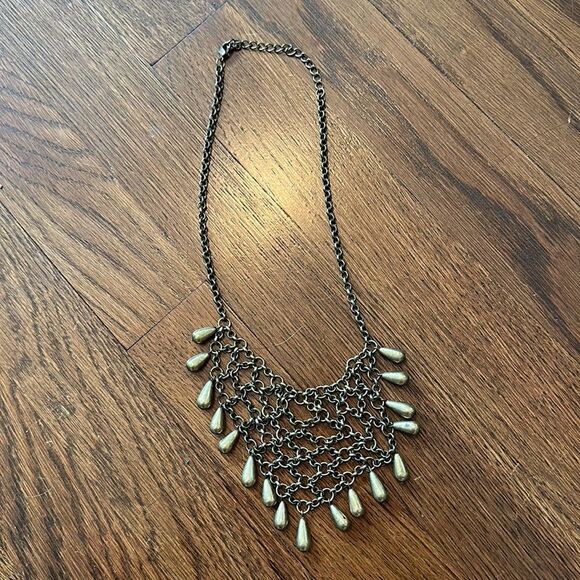 Antique/tarnished gold chain mail beaded statement necklace - Picture 3 of 5